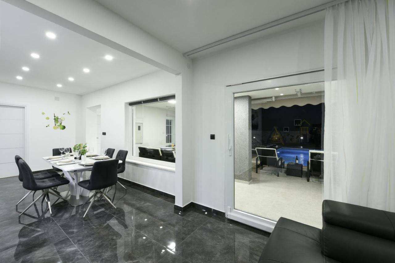 Villa Mare - With Heated Pool Zadar Exterior photo